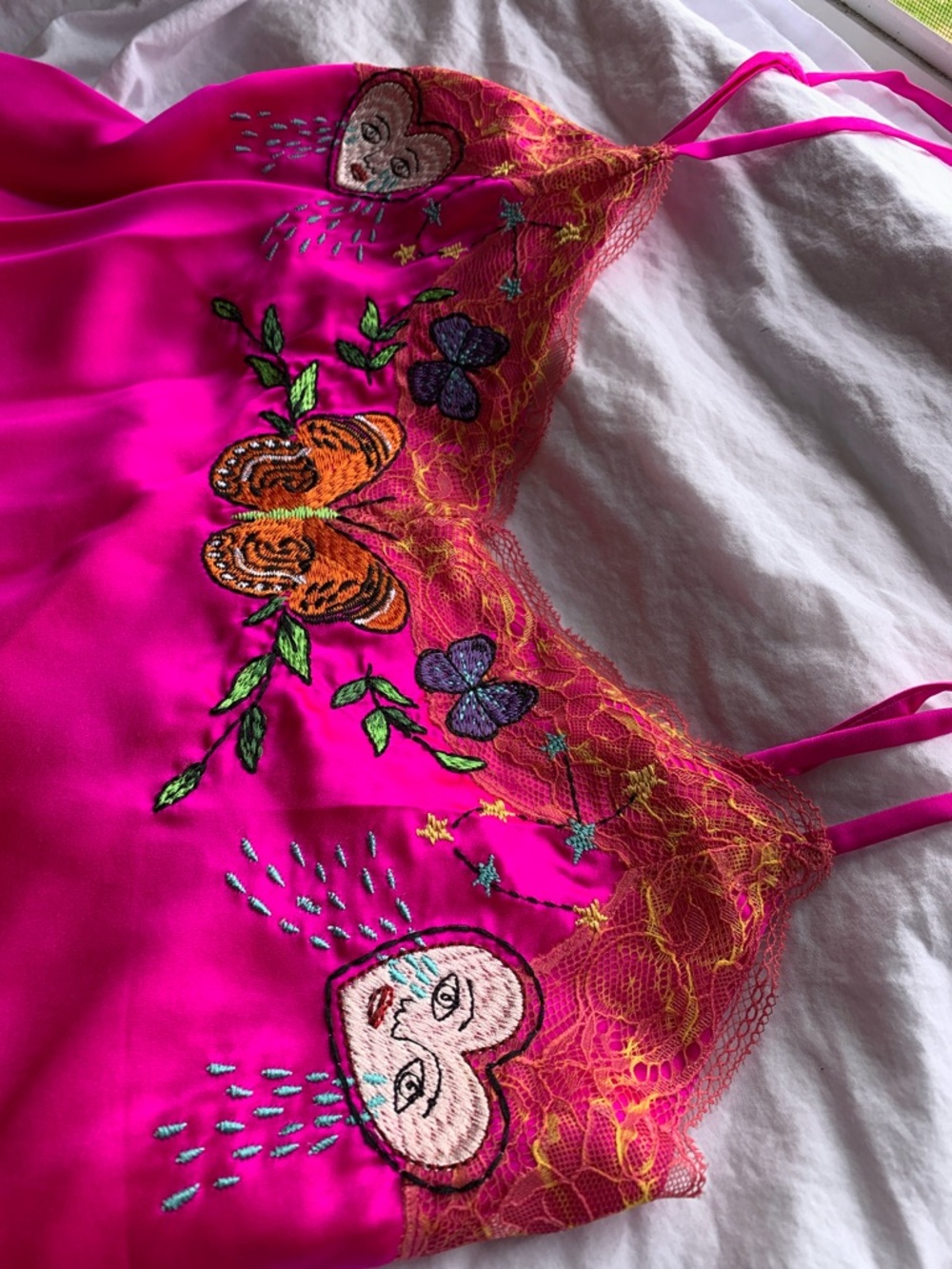 100% silk sexy Boheme Hot Pink Embroidered Butterfly Camisole🦋☘️🌺 - Picture 9 of 15
